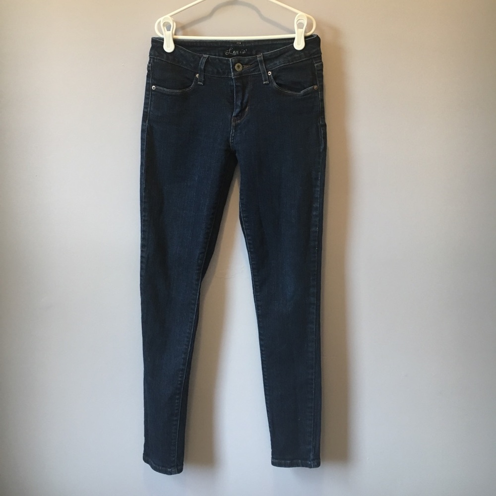 Levi’s Super Skinny dark wash jeans